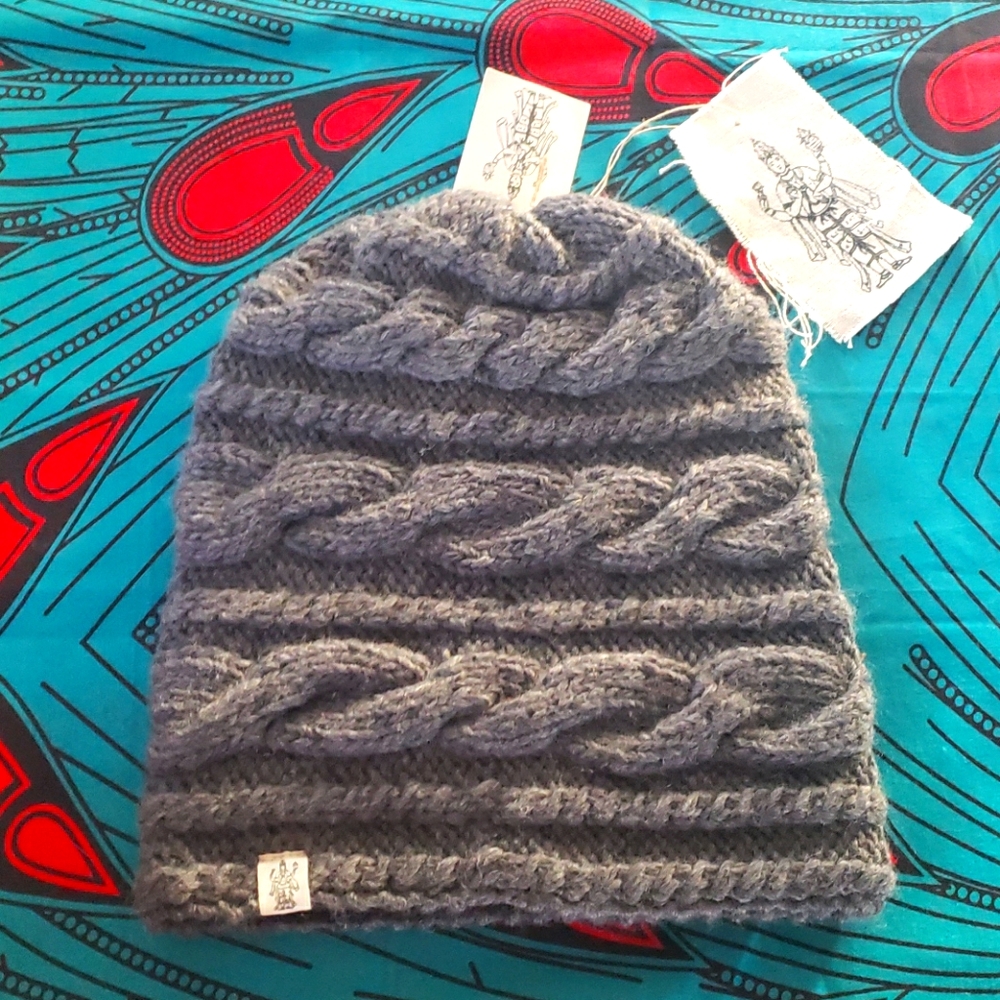 HM Nepali Merino Triple Braid Slouch in Dark Grey